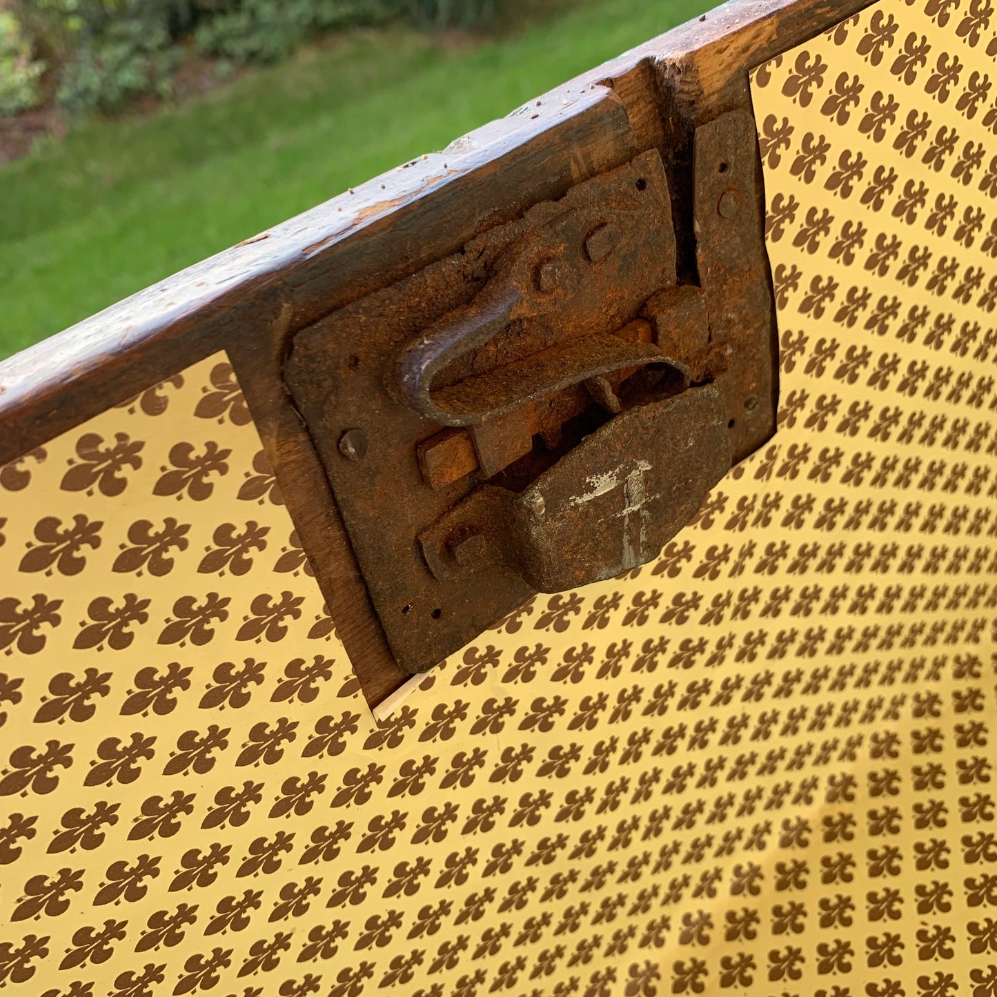 Lacquered chest