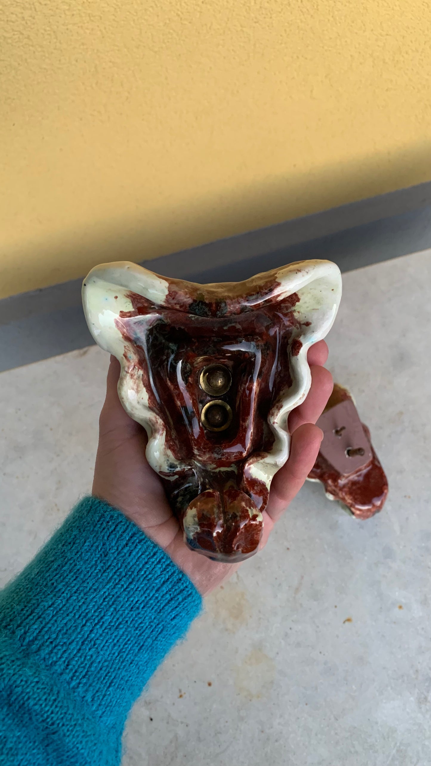 Ceramic wall brackets (set of two)