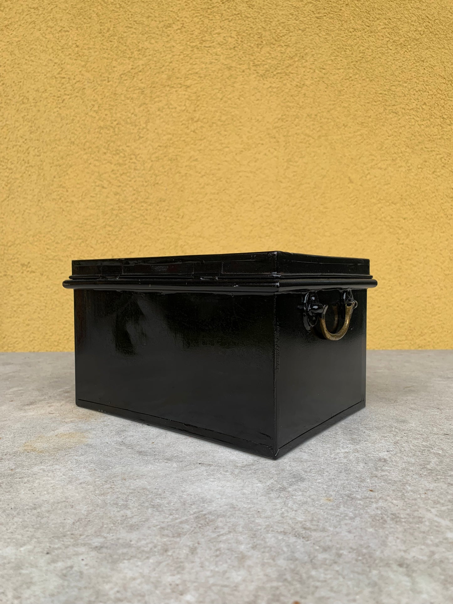 Metal document box with handles