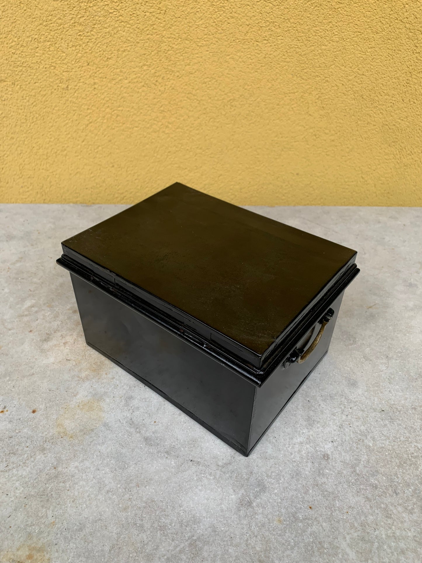 Metal document box with handles