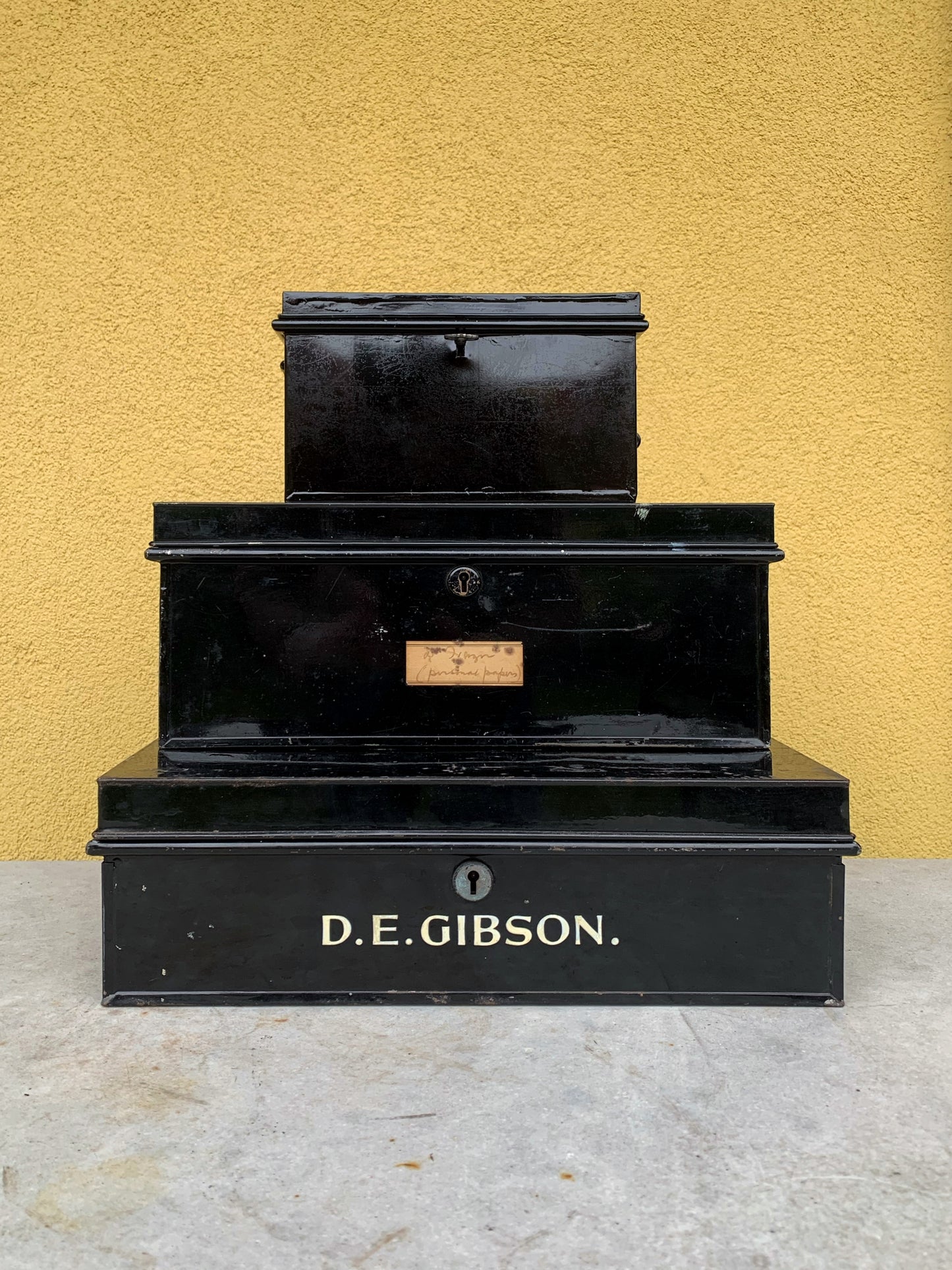 Metal document box with handles