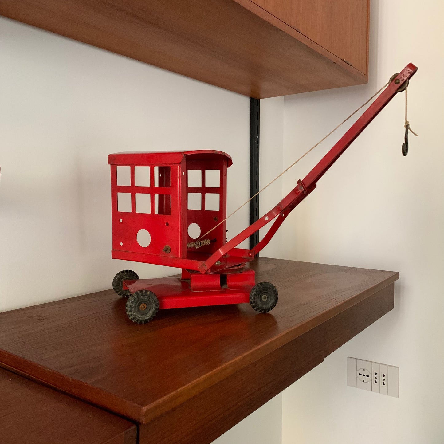 Tri-ang pressed steel crane