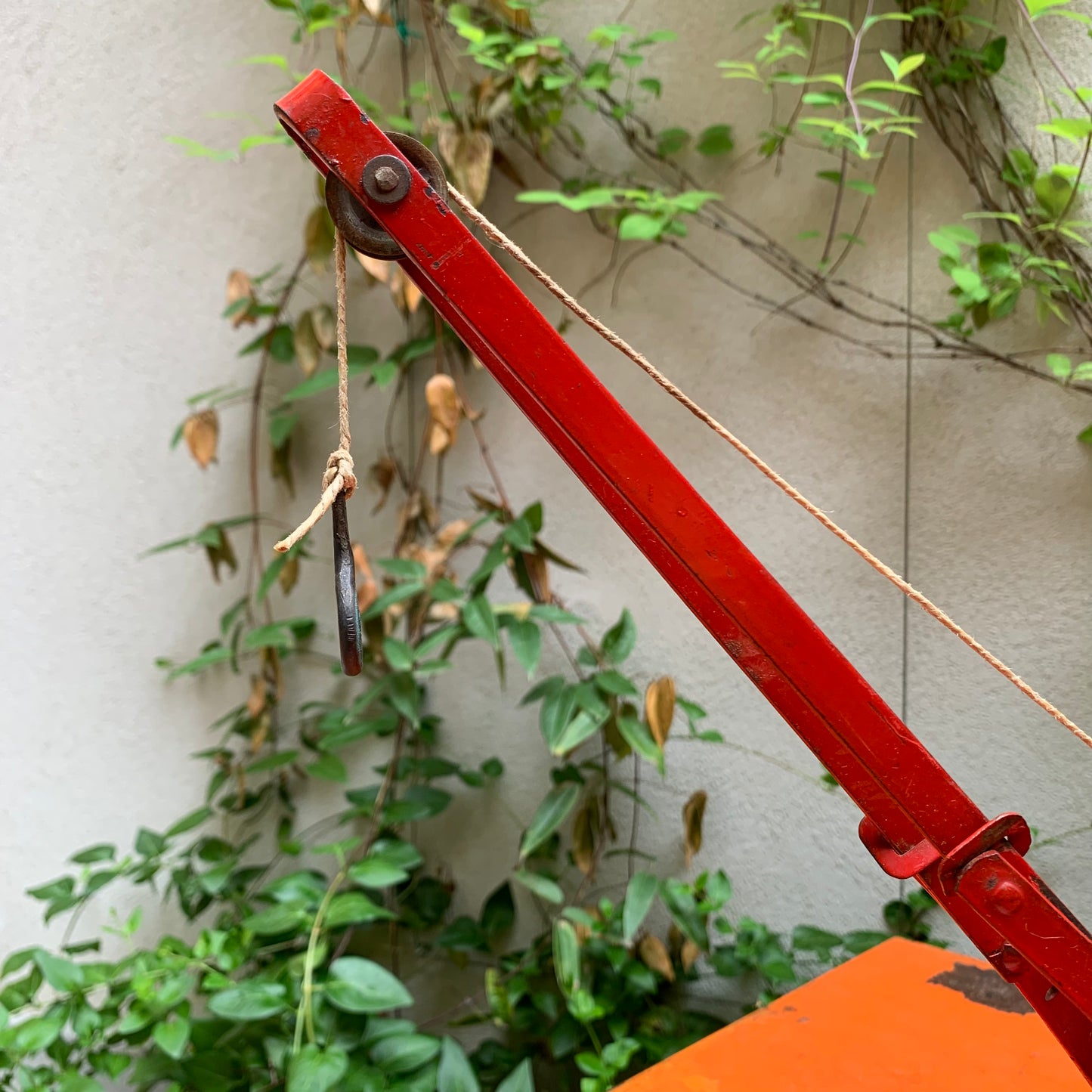 Tri-ang pressed steel crane