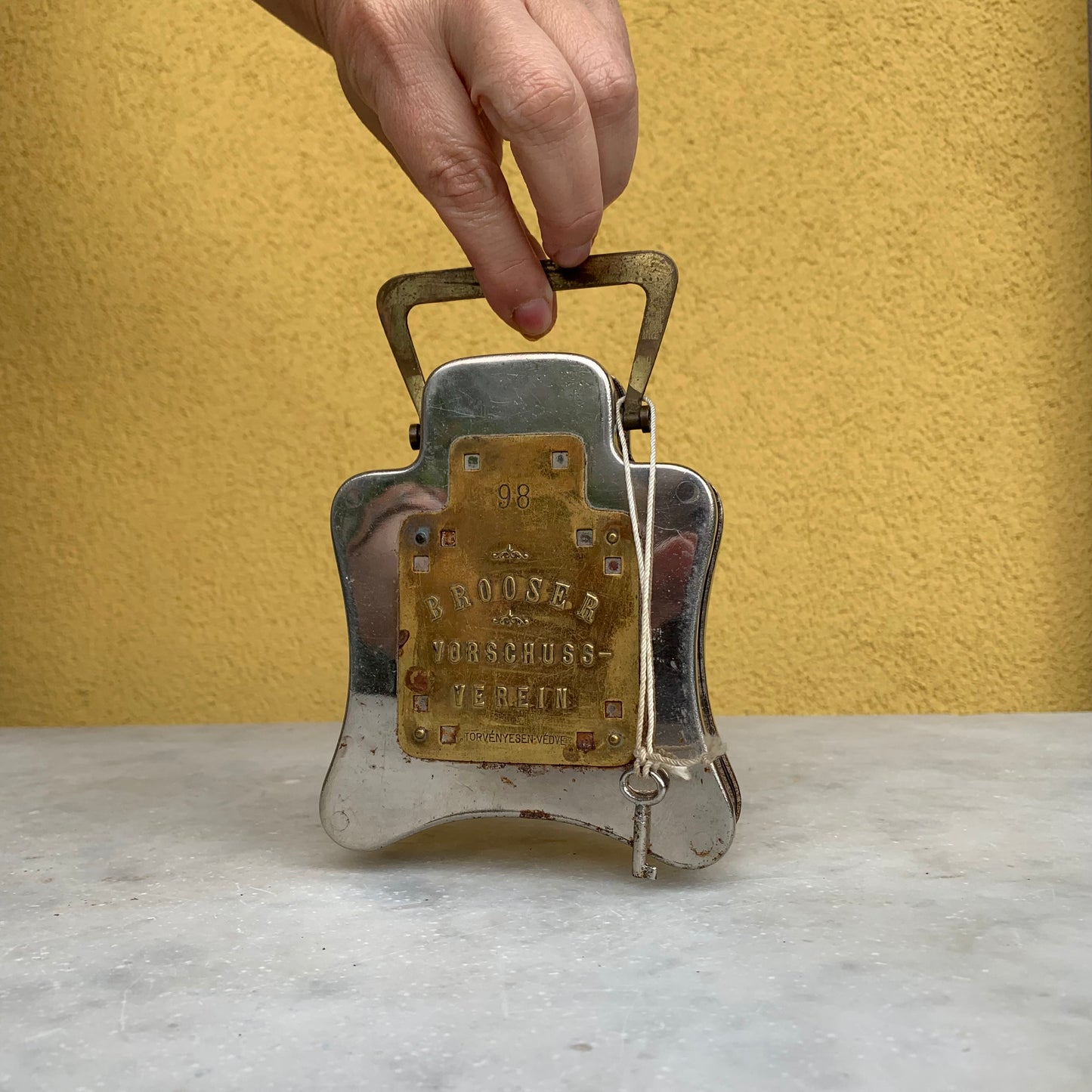 Piggy bank of the "Brooser Vorschussverein"