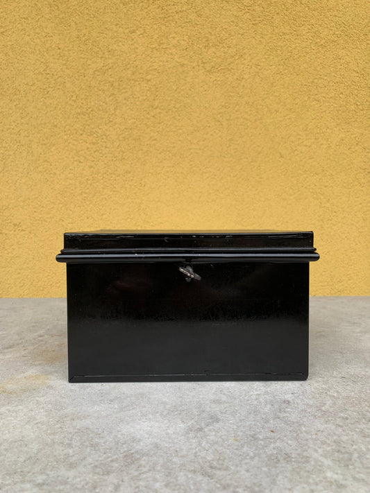 Metal document box with handles